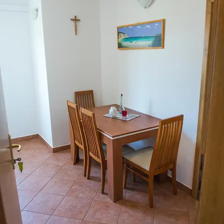 Nena Appartement *