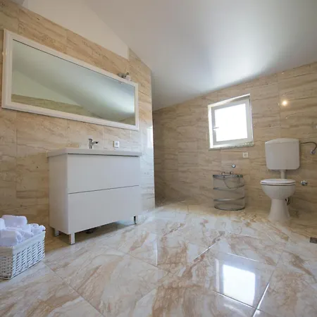 Apartment Nena Podstrana