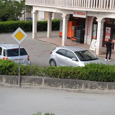 Apartment Nena Podstrana